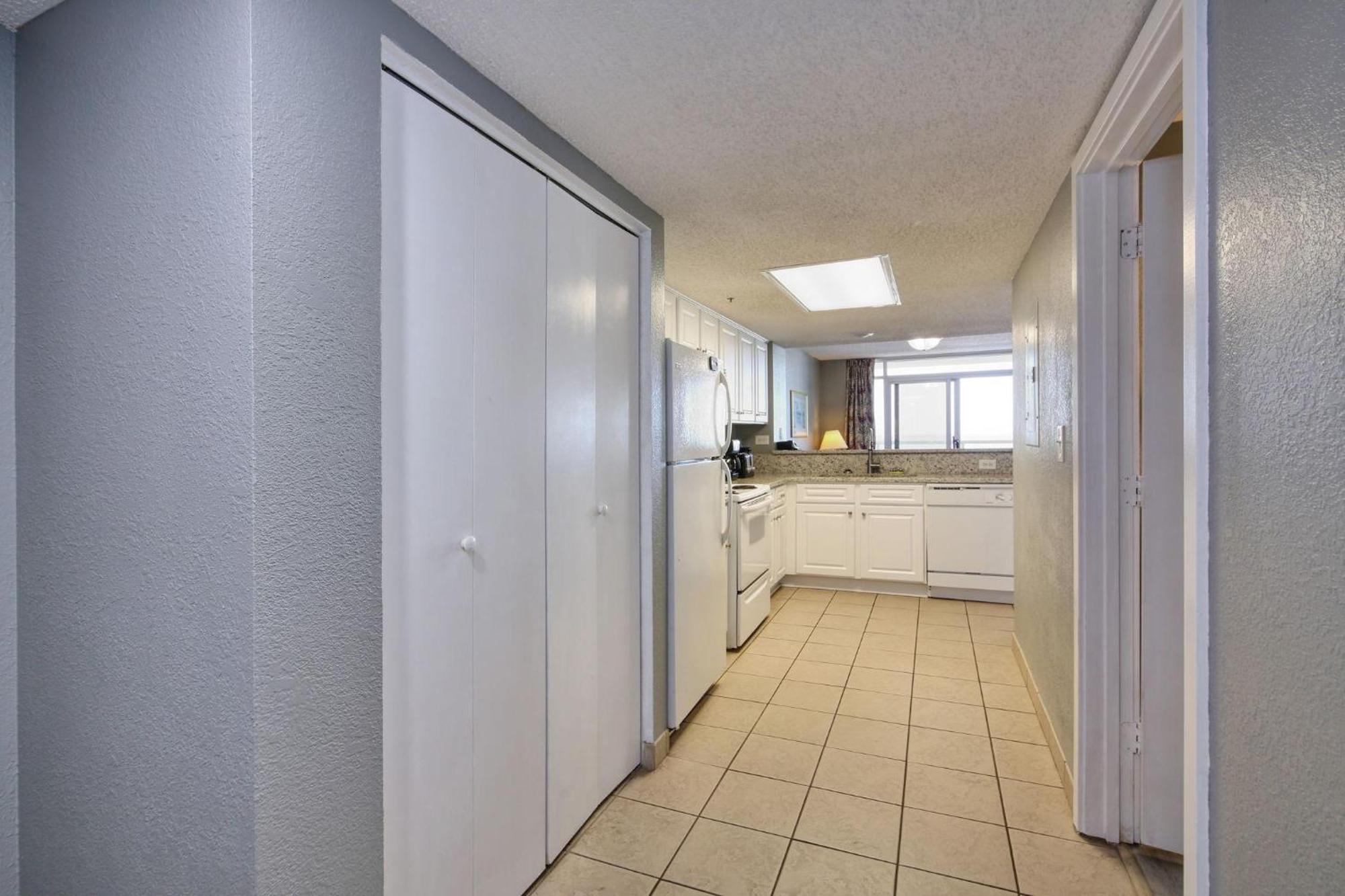 Вилла 1604 N Ocean Blvd, 0906 - Ocean Front Sleeps 8 Миртл-Бич Экстерьер фото